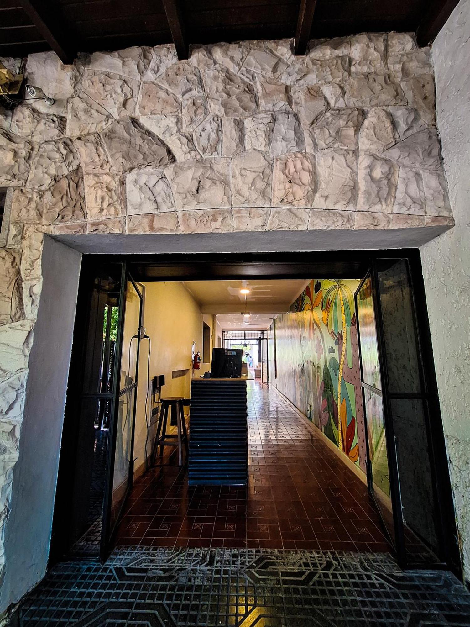 Fuxia House Hostel Mendoza Exterior photo